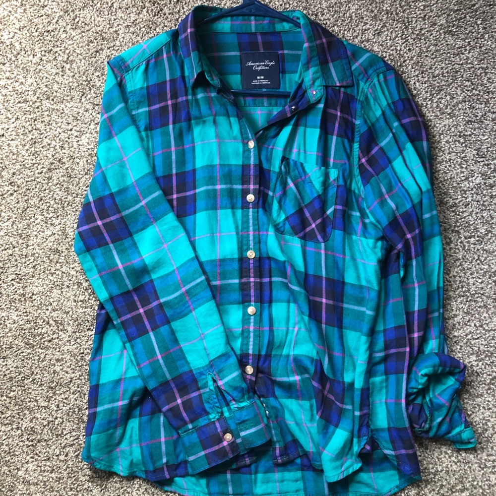 American Eagle, button up plaid.Excellent
